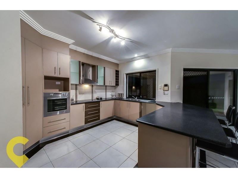 8 Aspen St, Heathwood QLD 4110