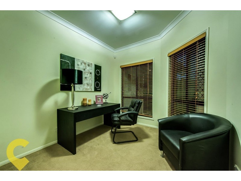 8 Aspen St, Heathwood QLD 4110