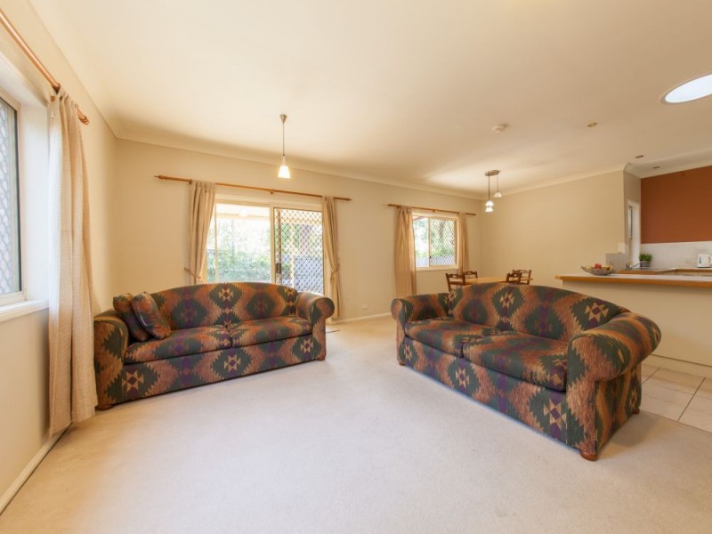 8 Wentworth Close, Forest Lake QLD 4078