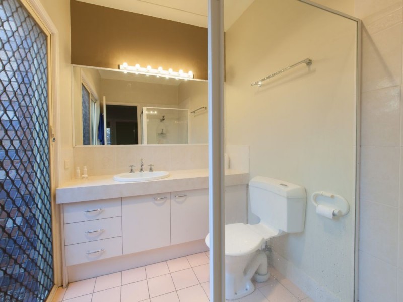 8 Wentworth Close, Forest Lake QLD 4078