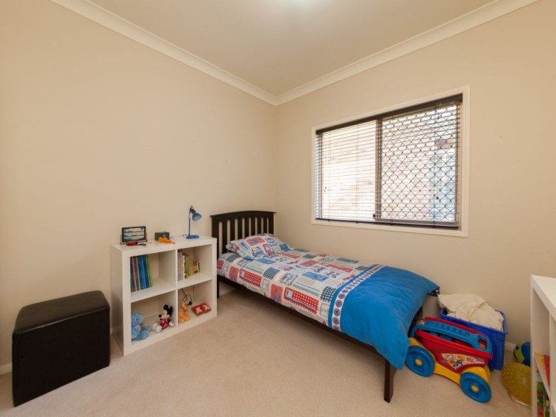 8 Wentworth Close, Forest Lake QLD 4078