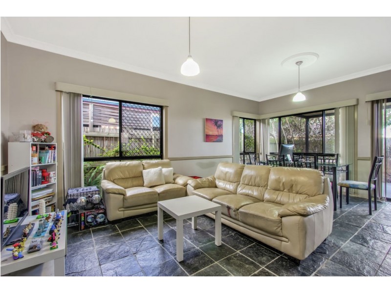 22 Randerson Street, Forest Lake QLD 4078