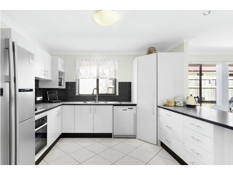 84 Snowy River Circuit, Forest Lake QLD 4078