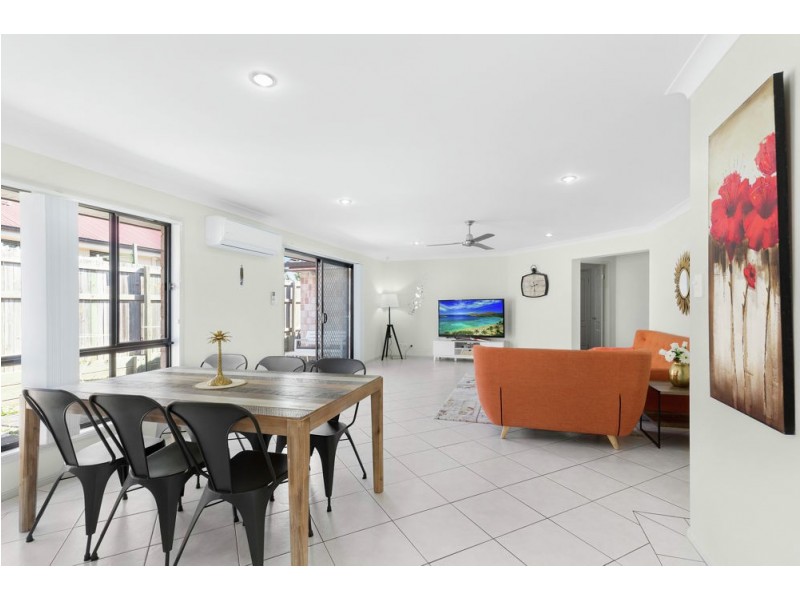 84 Snowy River Circuit, Forest Lake QLD 4078