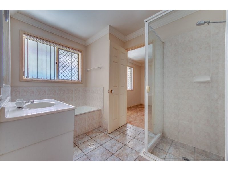 6 Chiswick Place, Forest Lake QLD 4078