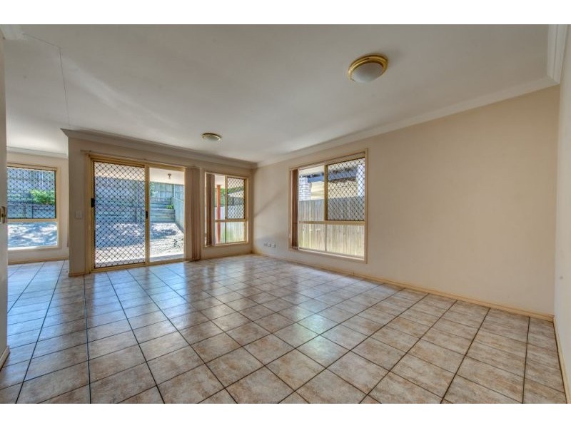 6 Chiswick Place, Forest Lake QLD 4078