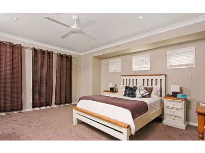 6 Gardenia Circuit, Heathwood QLD 4110