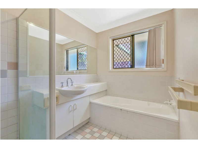 18 Rimu Crescent, Forest Lake QLD 4078