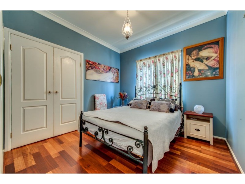 82 Jubilee Ave, Forest Lake QLD 4078