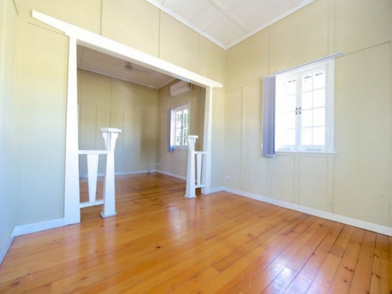 2c Mcmahon Street, Bundamba QLD 4304