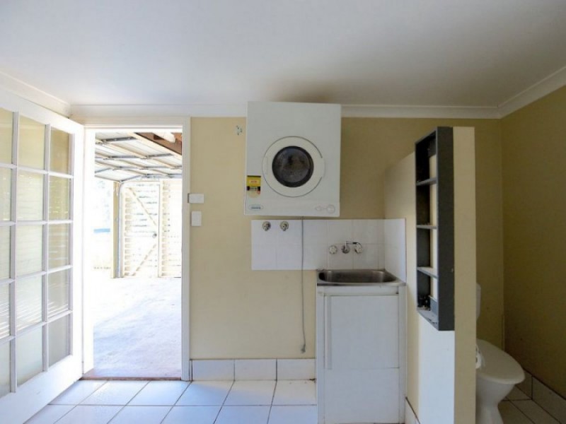 2c Mcmahon Street, Bundamba QLD 4304