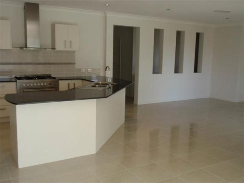 3 Bottlebrush Street, Heathwood QLD 4110