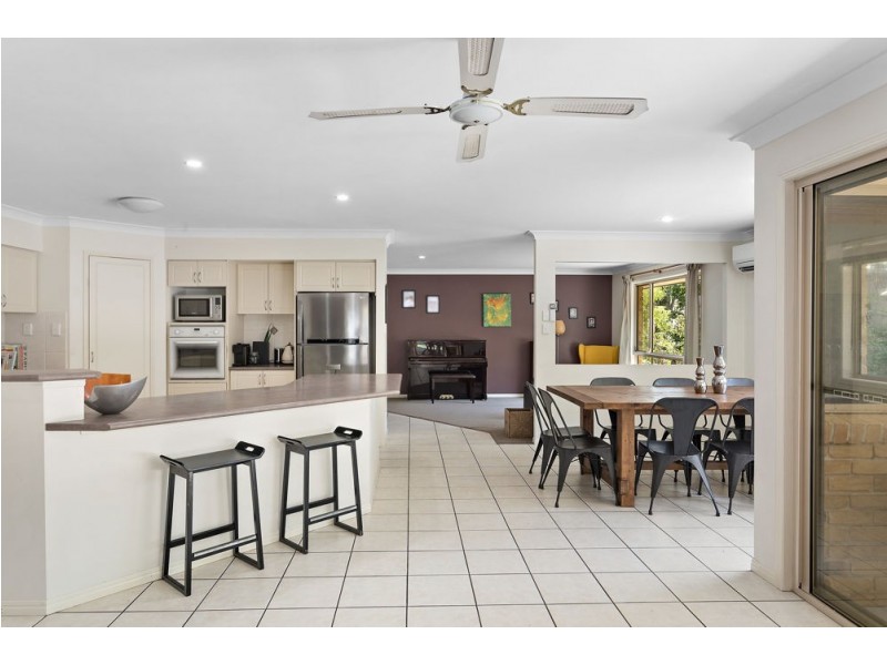 8 Susan Close, Bracken Ridge QLD 4017