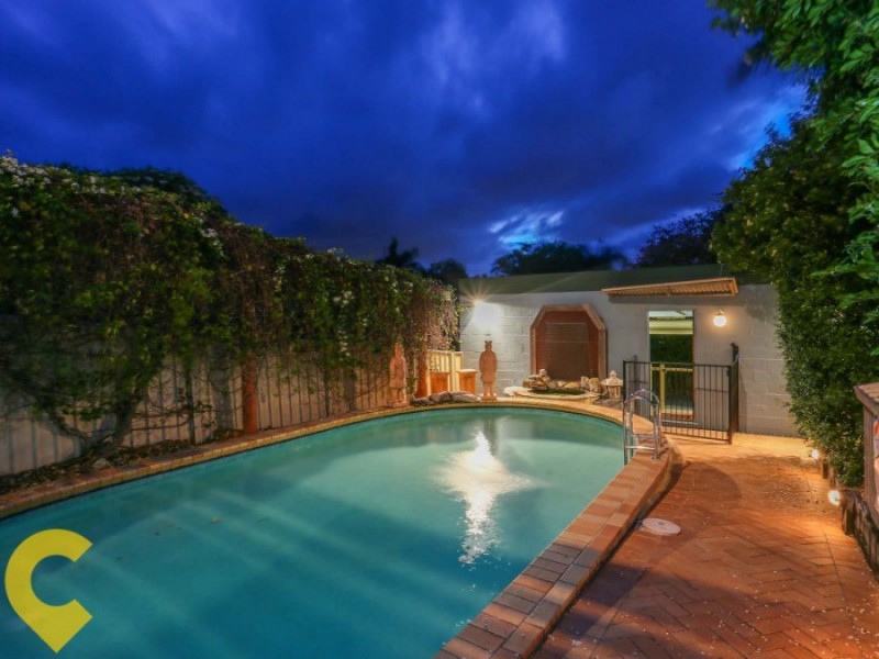 110 Shorncliffe Parade, Shorncliffe QLD 4017