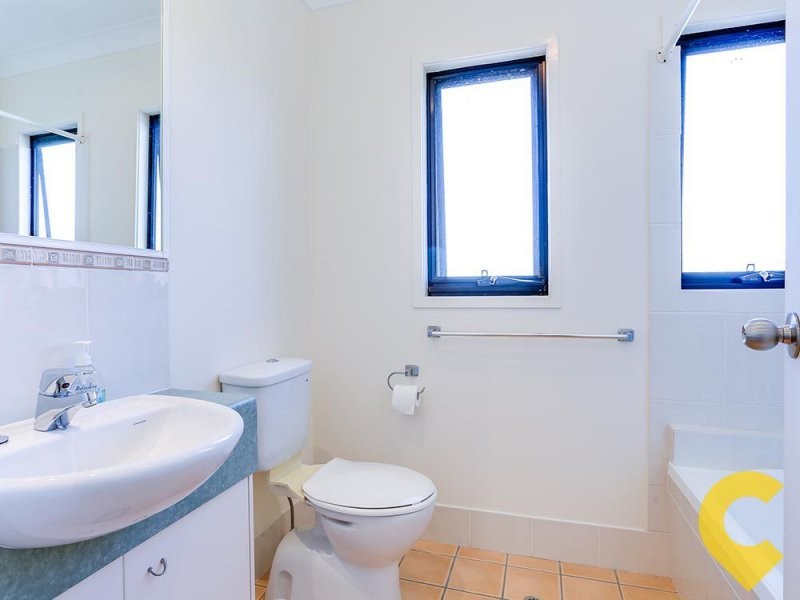 2/15 Twelfth Avenue, Brighton QLD 4017