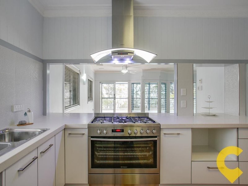 10 Signal Row, Shorncliffe QLD 4017