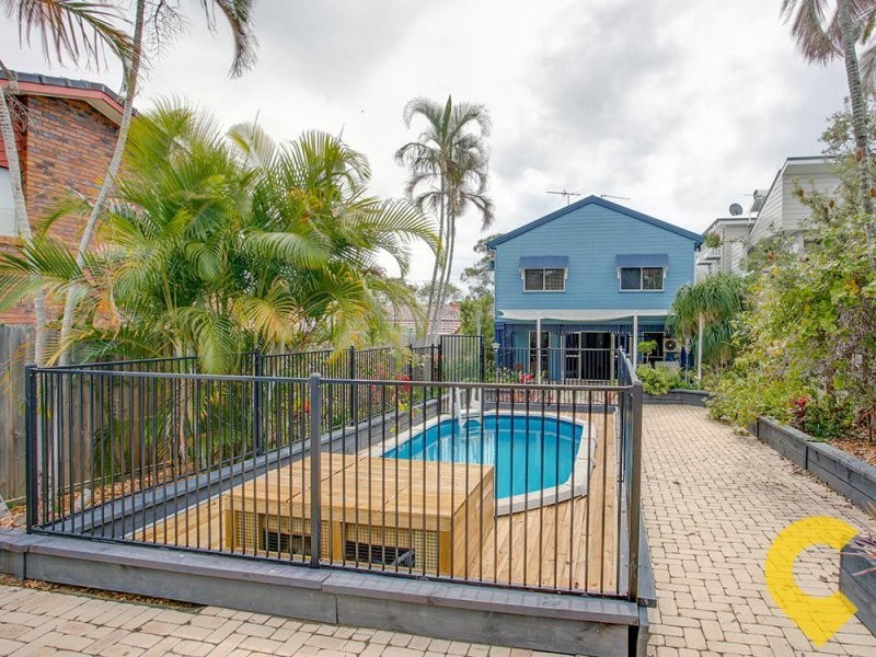 10 Signal Row, Shorncliffe QLD 4017