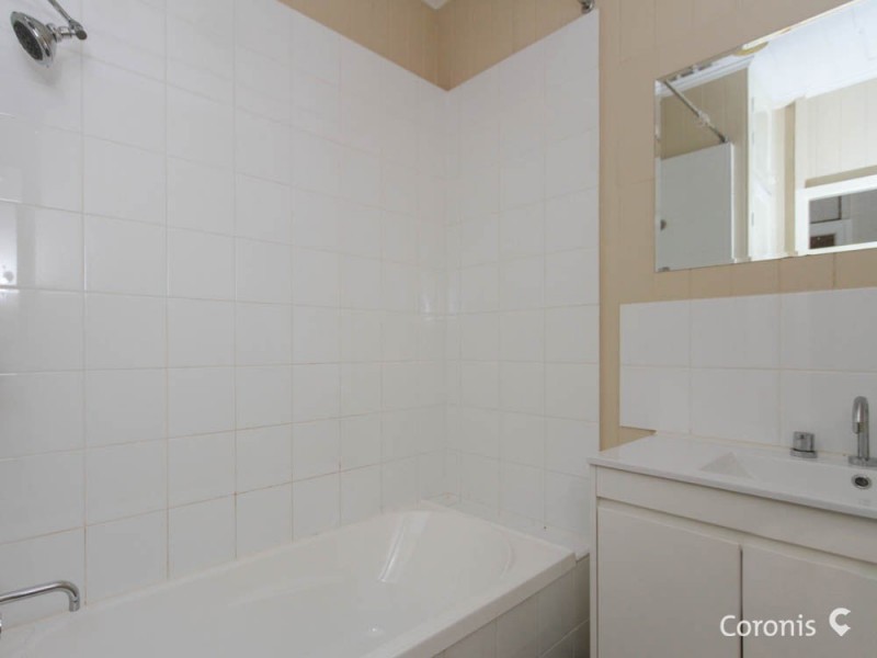 140 Rainbow Street, Sandgate QLD 4017