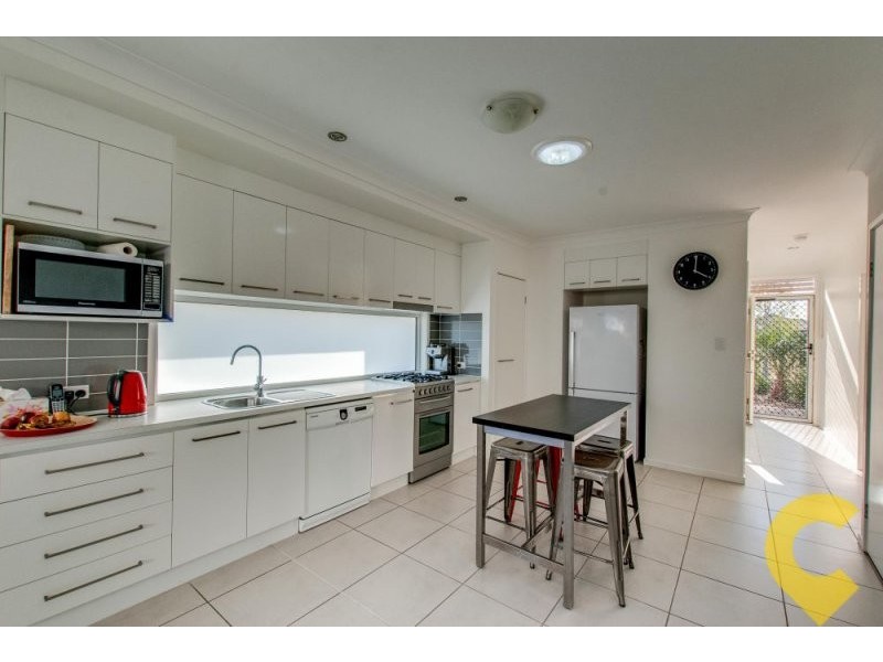11 Daintree Park Way, Fitzgibbon QLD 4018