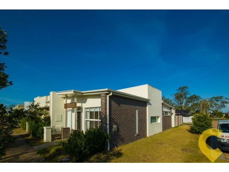 11 Daintree Park Way, Fitzgibbon QLD 4018