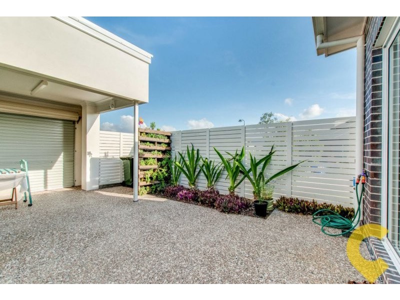 11 Daintree Park Way, Fitzgibbon QLD 4018