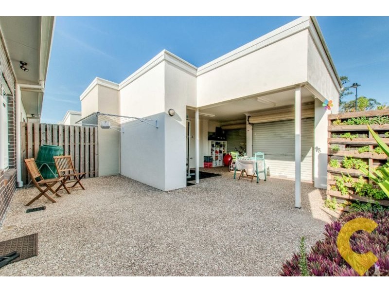 11 Daintree Park Way, Fitzgibbon QLD 4018