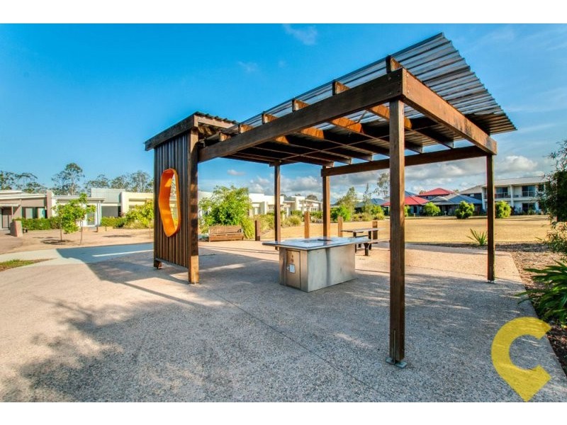 11 Daintree Park Way, Fitzgibbon QLD 4018