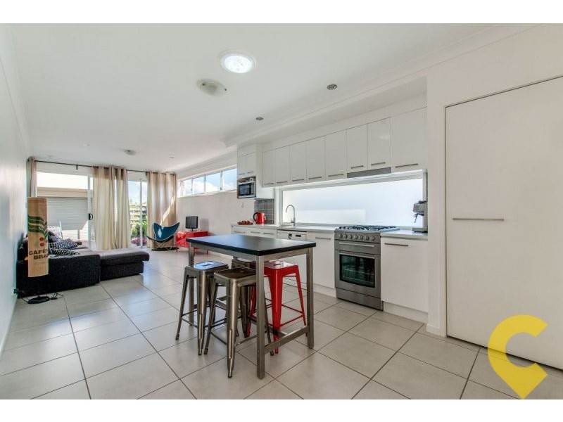 11 Daintree Park Way, Fitzgibbon QLD 4018