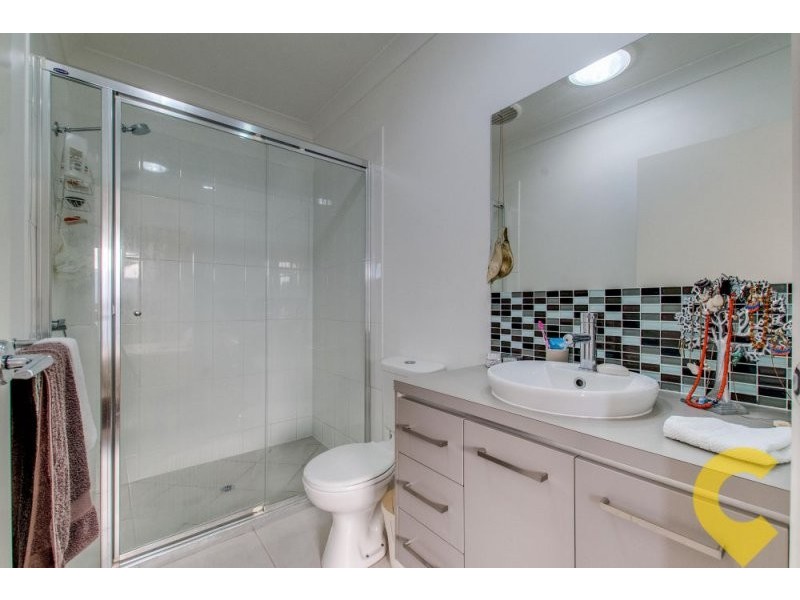 11 Daintree Park Way, Fitzgibbon QLD 4018