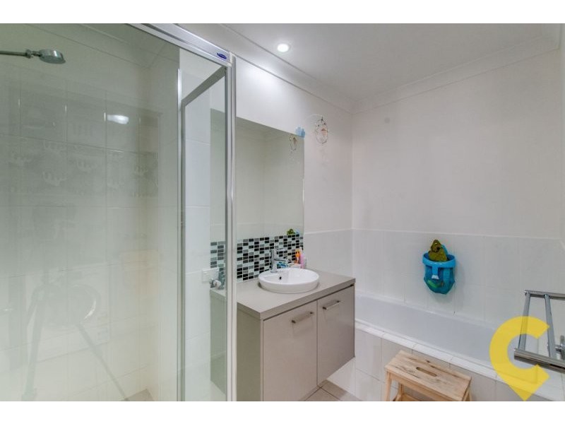 11 Daintree Park Way, Fitzgibbon QLD 4018
