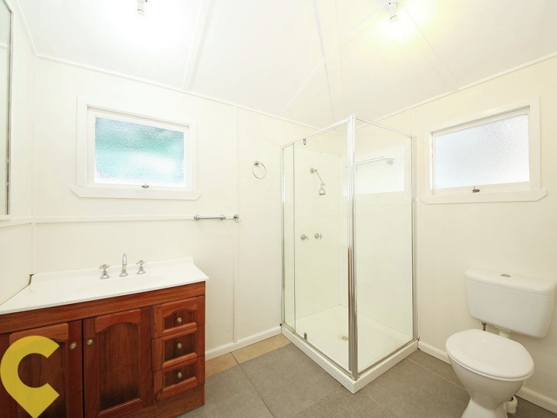 4 Cotton Street, Shorncliffe QLD 4017