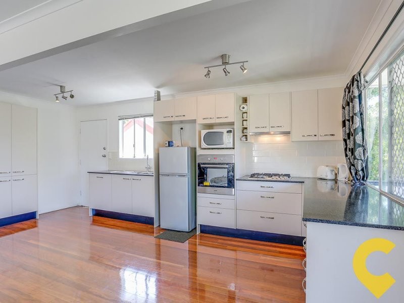 37 Arundal Street, Brighton QLD 4017