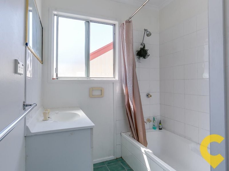 37 Arundal Street, Brighton QLD 4017