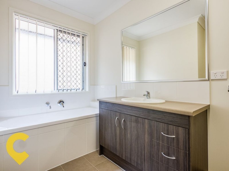 27 Blue Mountains Crescent, Fitzgibbon QLD 4018
