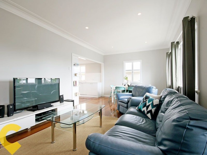 208 Hamilton Road, Wavell Heights QLD 4012