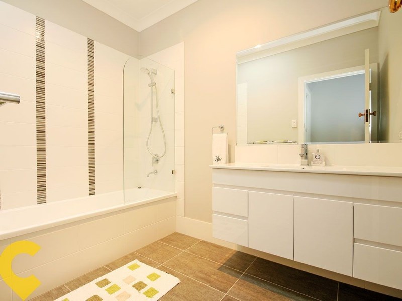 208 Hamilton Road, Wavell Heights QLD 4012