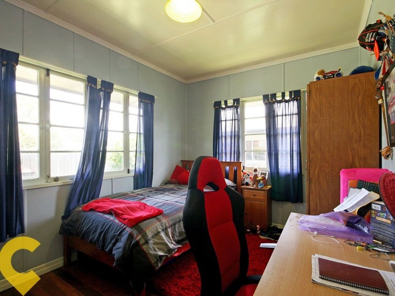220 Hamilton Road, Wavell Heights QLD 4012