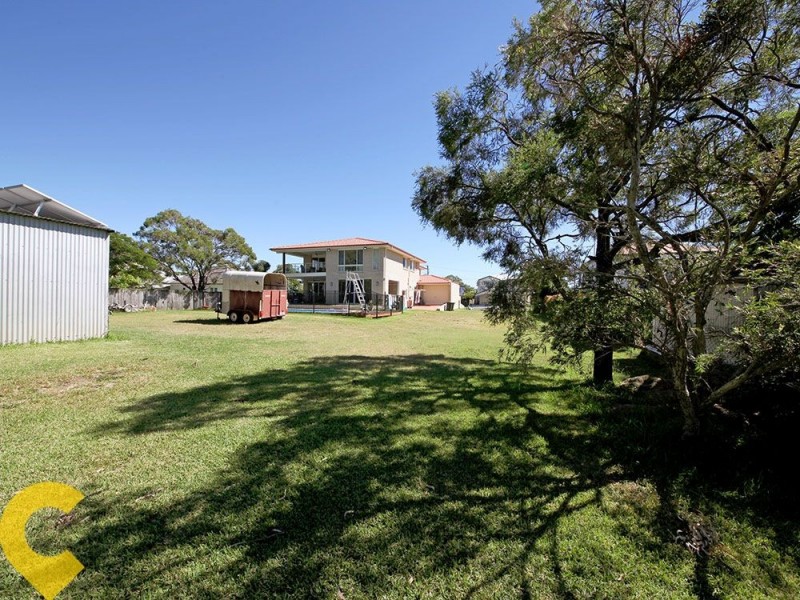 17 Central Avenue, Deagon QLD 4017