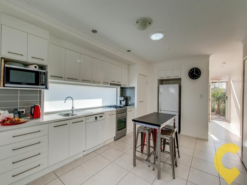 11 Daintree Park Way, Fitzgibbon QLD 4018