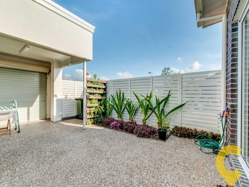 11 Daintree Park Way, Fitzgibbon QLD 4018