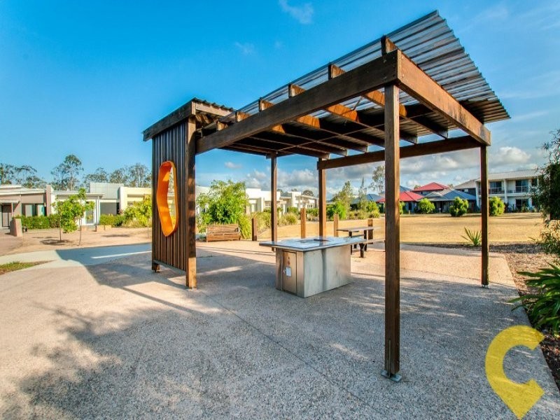 11 Daintree Park Way, Fitzgibbon QLD 4018