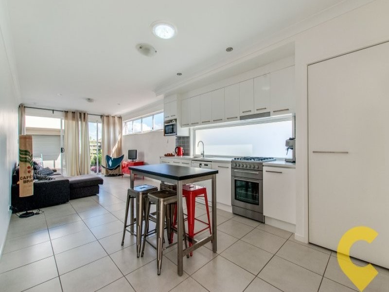 11 Daintree Park Way, Fitzgibbon QLD 4018