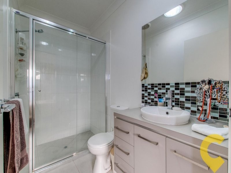 11 Daintree Park Way, Fitzgibbon QLD 4018