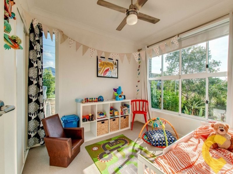 11 Daintree Park Way, Fitzgibbon QLD 4018