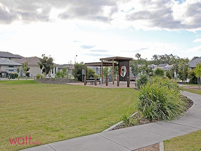 11 Daintree Park Way, Fitzgibbon QLD 4018