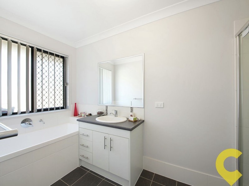 6 Ravenbourne Street, Fitzgibbon QLD 4018