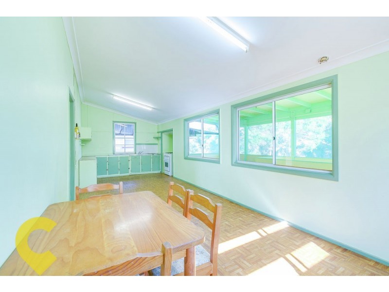 42 Raymond Street, Shorncliffe QLD 4017