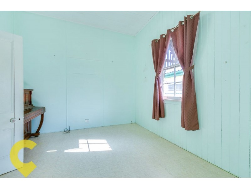 42 Raymond Street, Shorncliffe QLD 4017