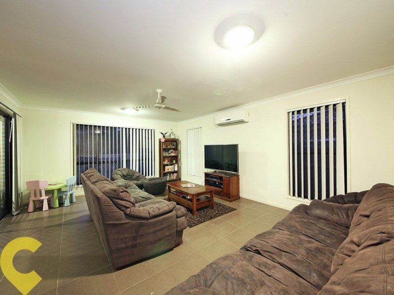 26 Duporth Crescent, Dakabin QLD 4503