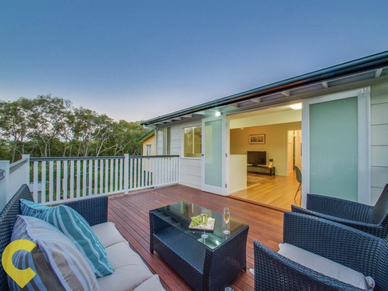 42 Raymond Street, Shorncliffe QLD 4017